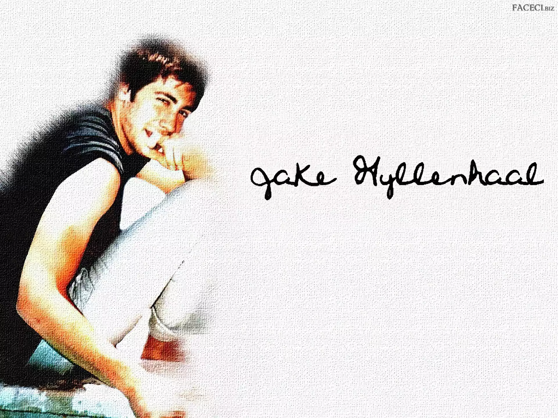 Jake Gyllenhaal, czarna koszulka